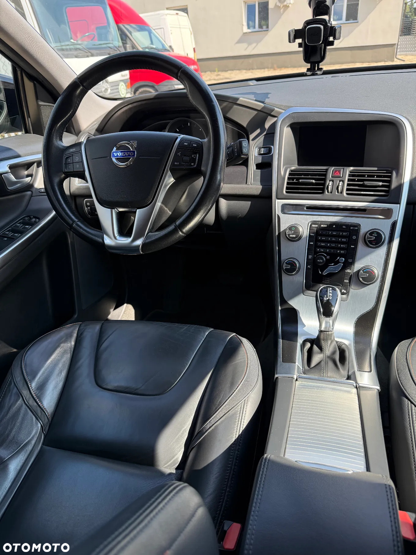 Volvo XC 60 D3 Drive-E Ocean Race - 10