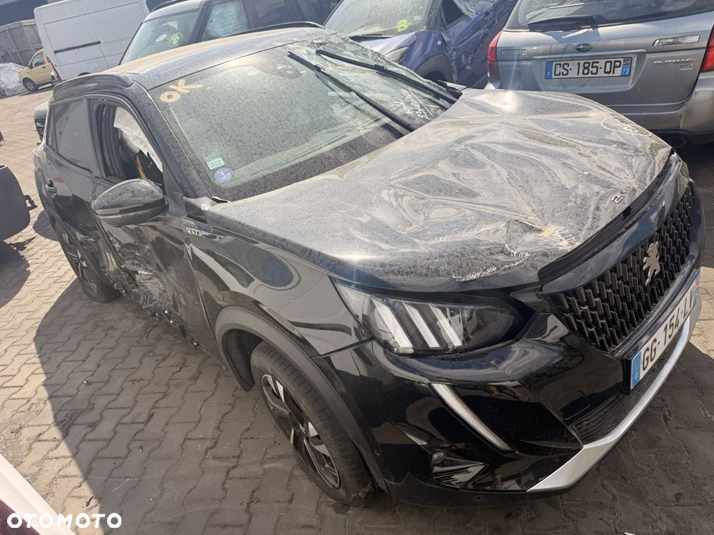 Peugeot 2008 PureTech 130 EAT8 GT - 2