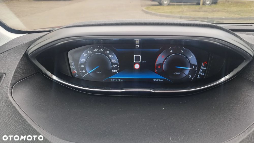 Peugeot 5008 BlueHDi 180 EAT8 Allure Pack - 25