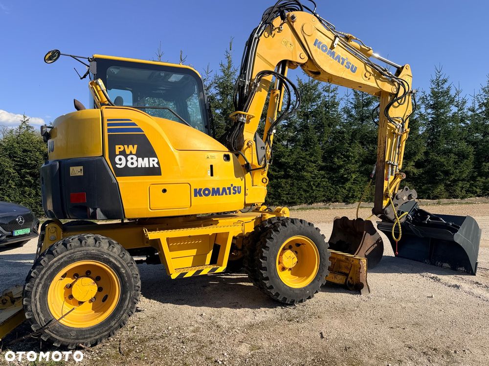 Komatsu 4x4x4 ramię łamane Koparka kołowa KOMATSU  PW98MR-8 10ton 4x4x4 ośki skrętne Ramię 3x łamane BEZ DPF i ADBLUE 4 cyl dodatkowe wyjścia hydr Pług Podpory 2012 szybka zwinna Prosto z importu 1 właściciel Cat TEREX Liebherr Wacker Pw 98 Mr 8 11 - 2