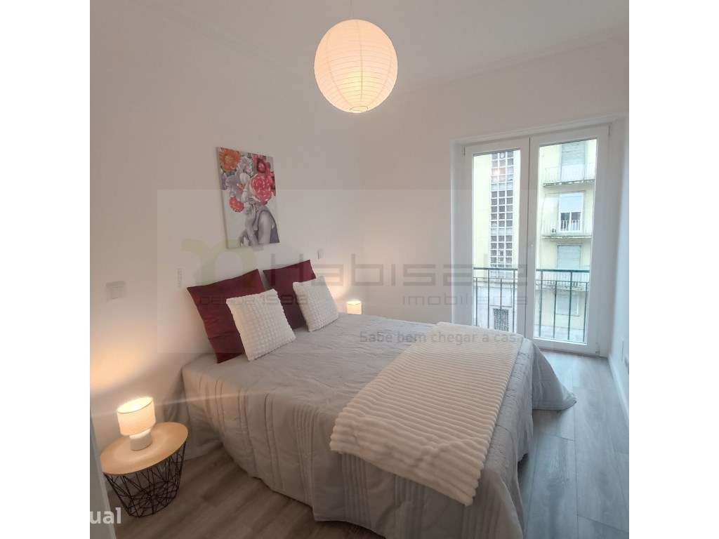Apartamento T3 em fase de remodelação total na Penha de França - Grande imagem: 2/22