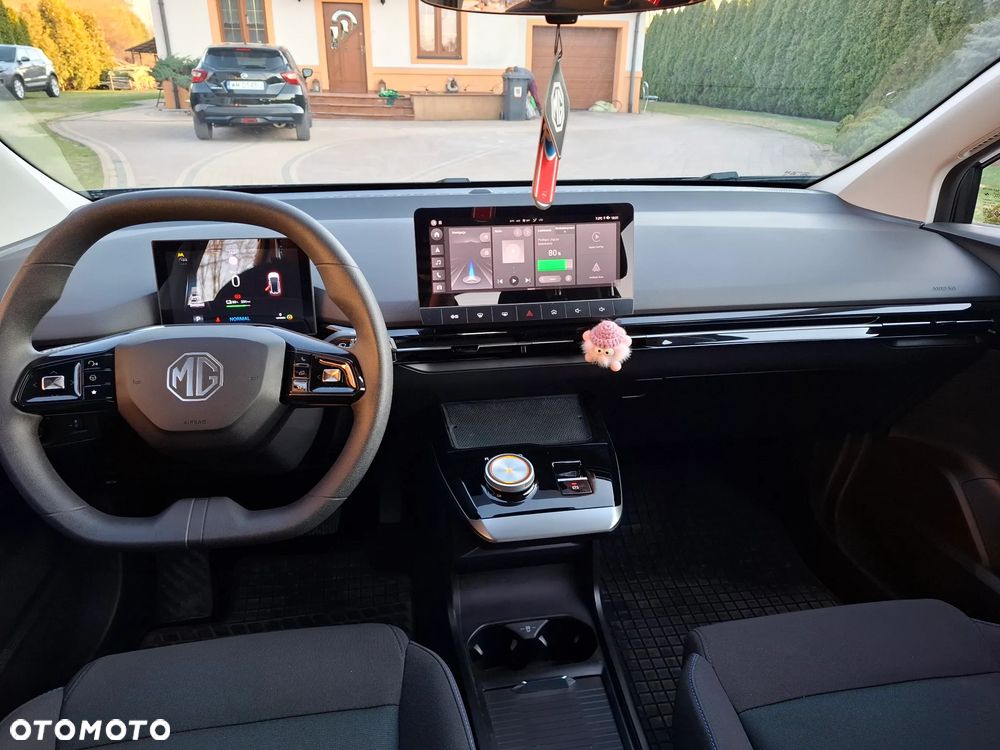 MG 4 Luxury 49 kWh - 32