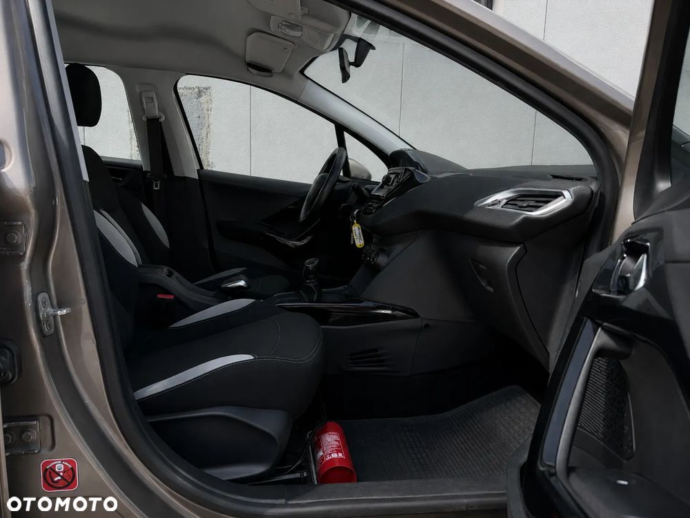 Peugeot 2008 1.2 VTi Allure - 10