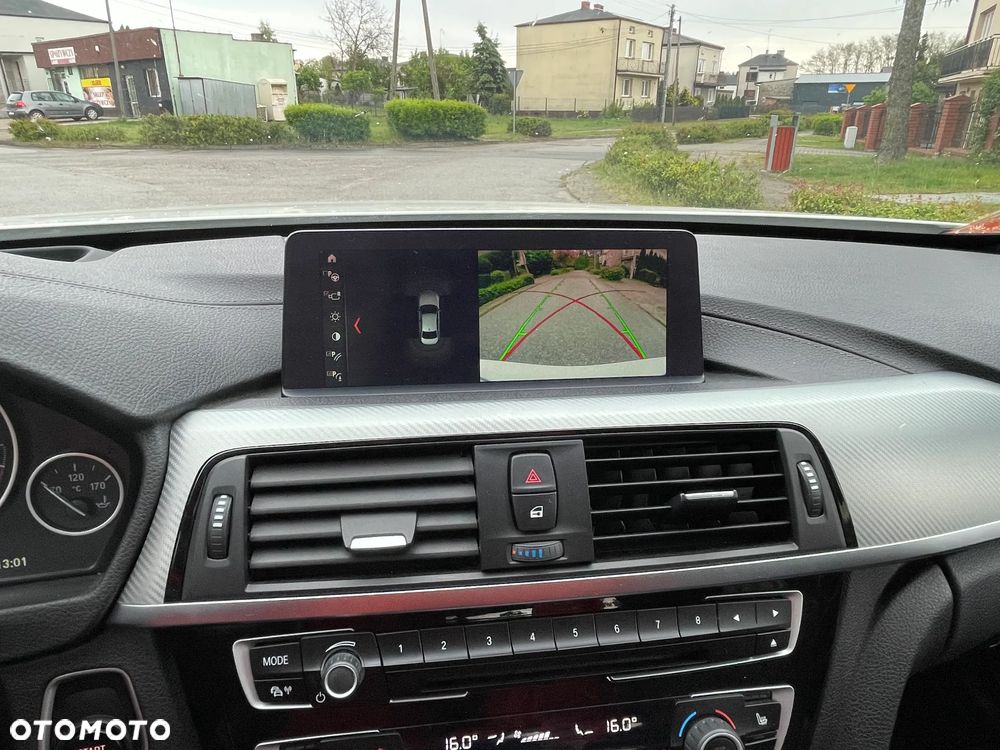 BMW Seria 3 330e iPerformance M Sport - 28