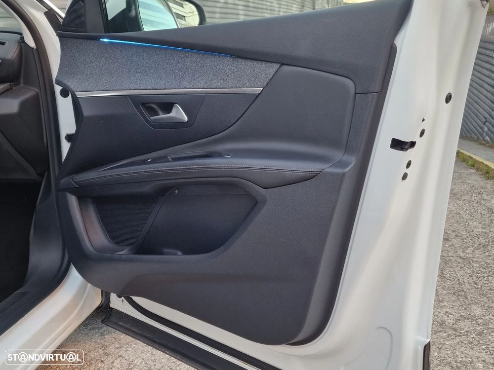 Peugeot 3008 PureTech 130 Stop & Start GPF Allure - 16