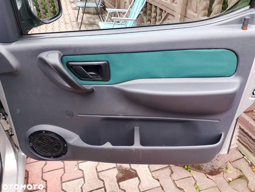 Citroën Berlingo 1.6i Pakiet Plus - 25