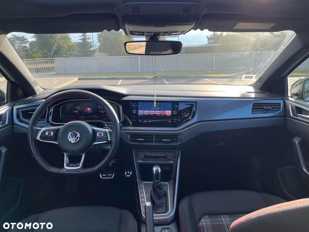 Volkswagen Polo - 12