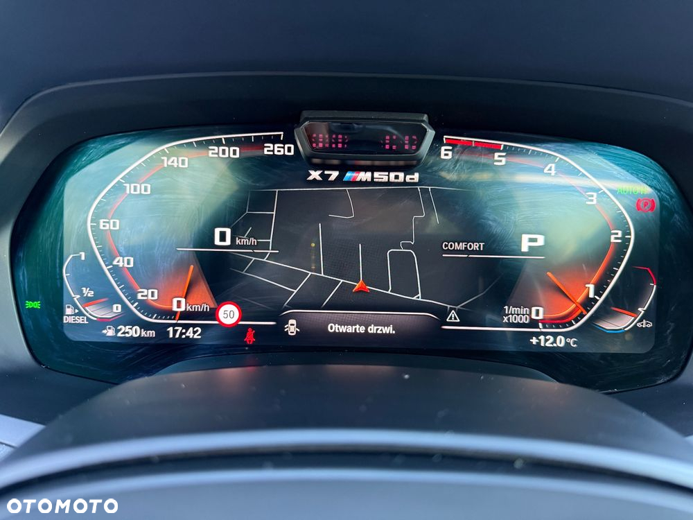 BMW X7 M50d sport - 30