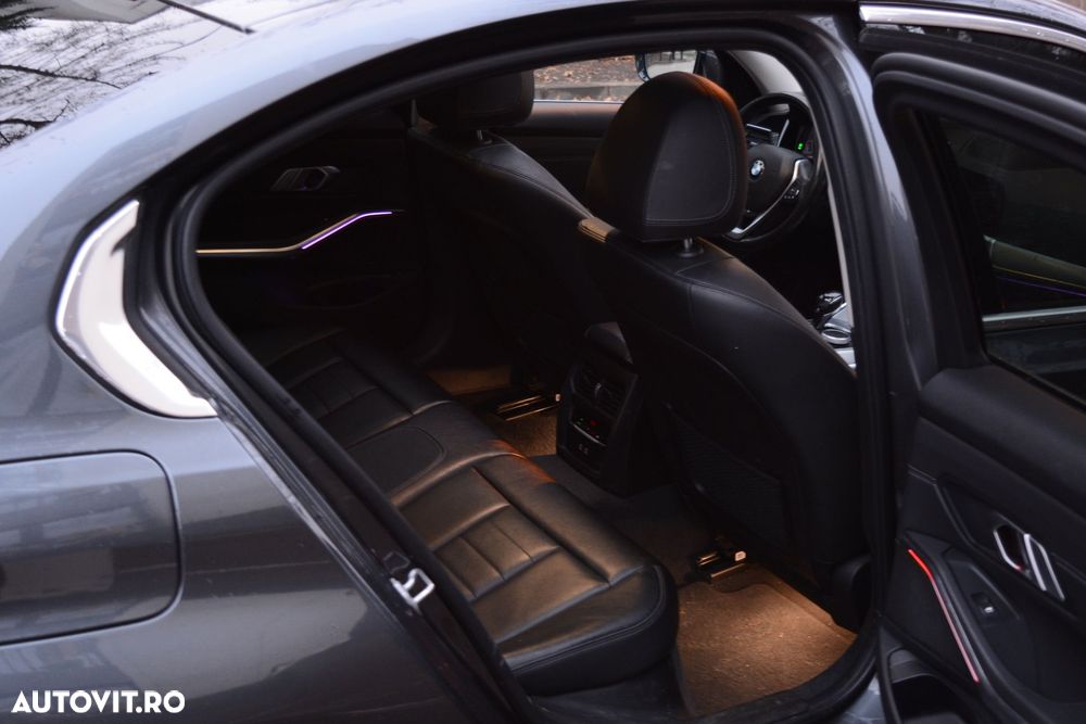 BMW Seria 3 320d xDrive AT Luxury Line - 7