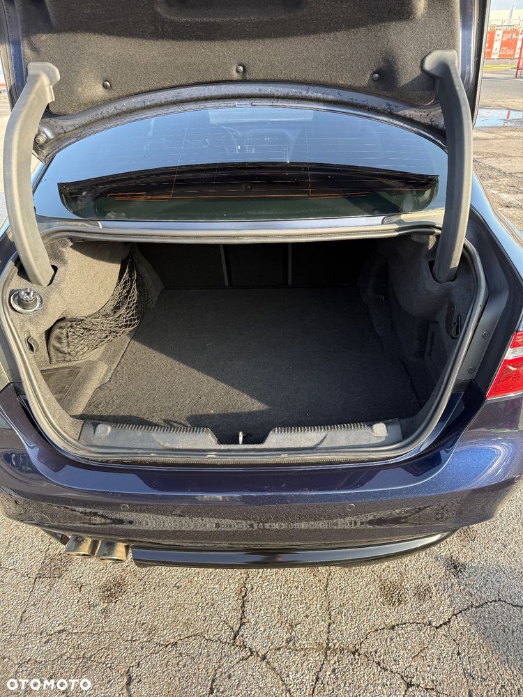 Jaguar XE 2.0 D R-Sport - 7