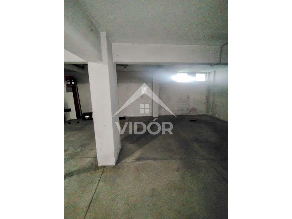Garagem junto a Circunvalação - Grande imagem: 3/3