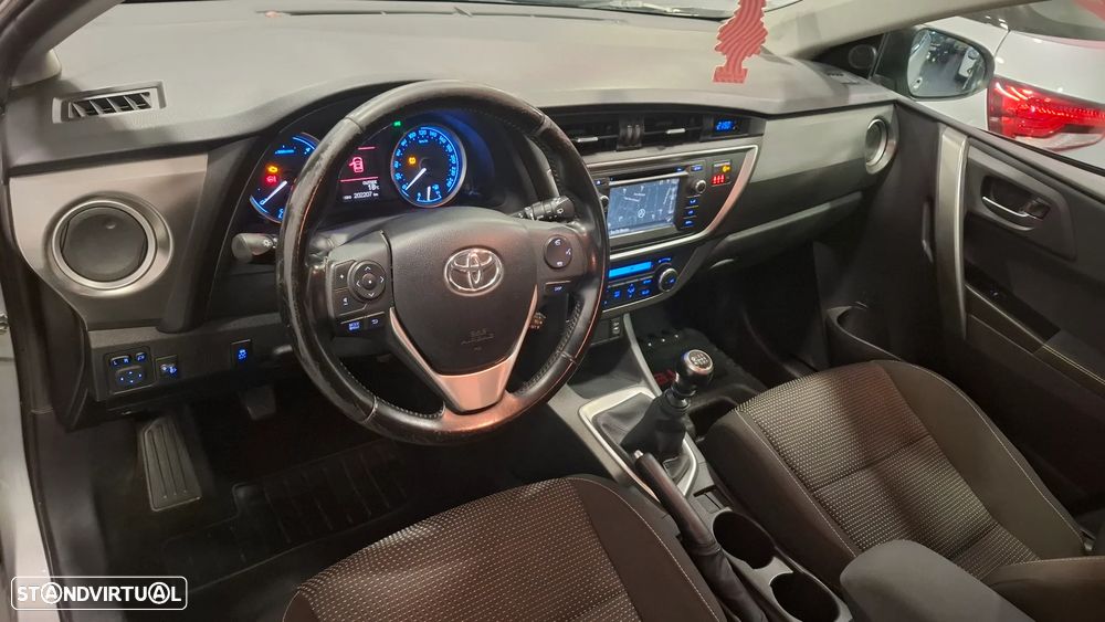 Toyota Auris - 17