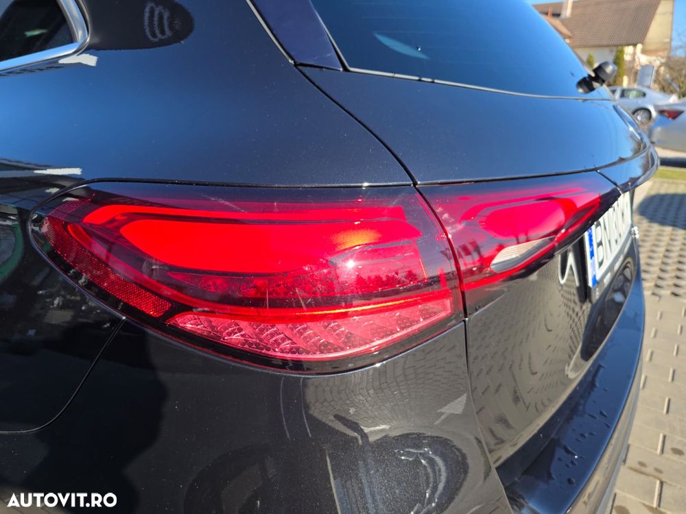 Mercedes-Benz GLC 300 4Matic 9G-TRONIC AMG Line Advanced - 11