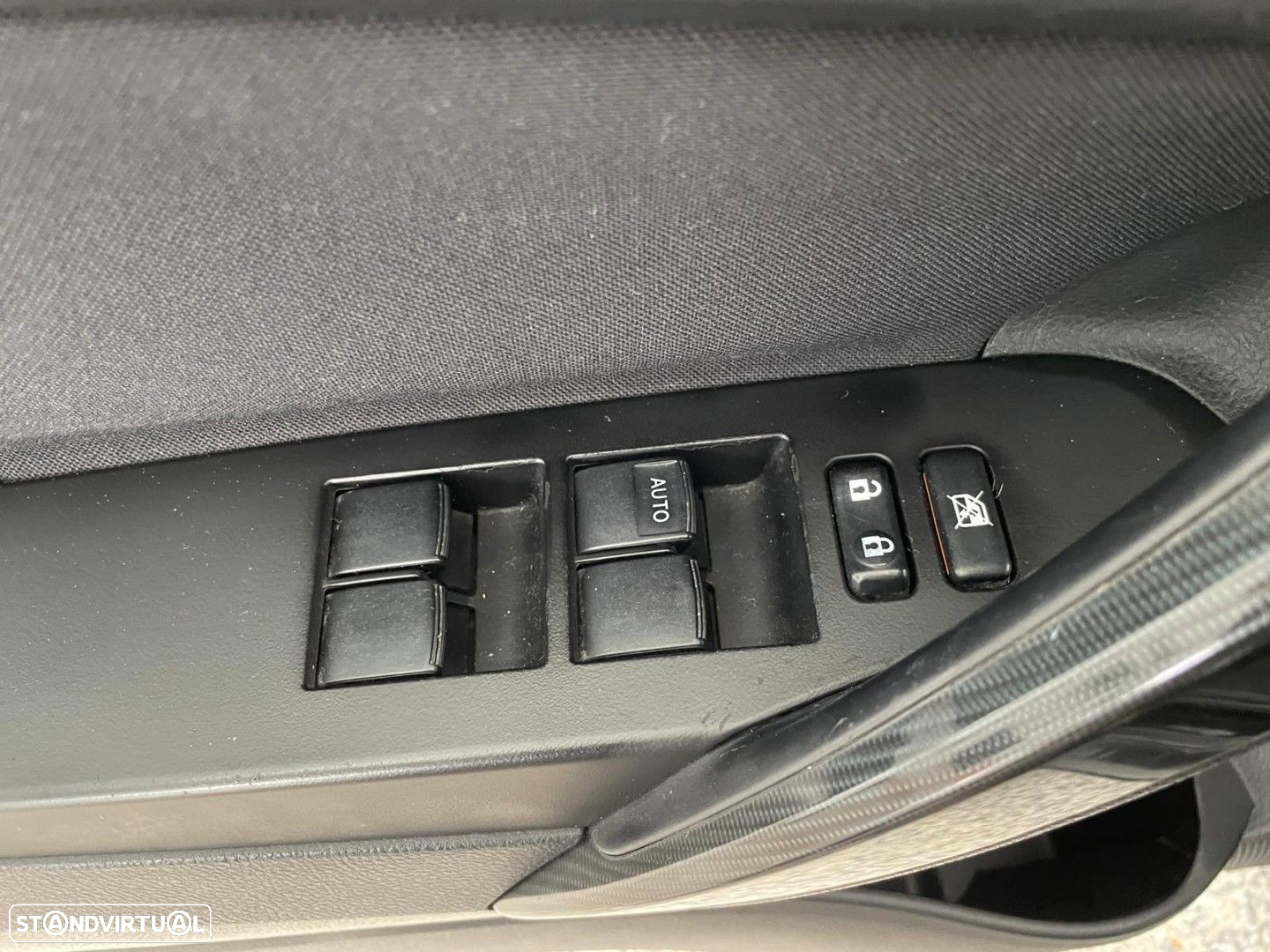 Toyota Auris 1.4 D-4D Exclusive+P.Sport - 20