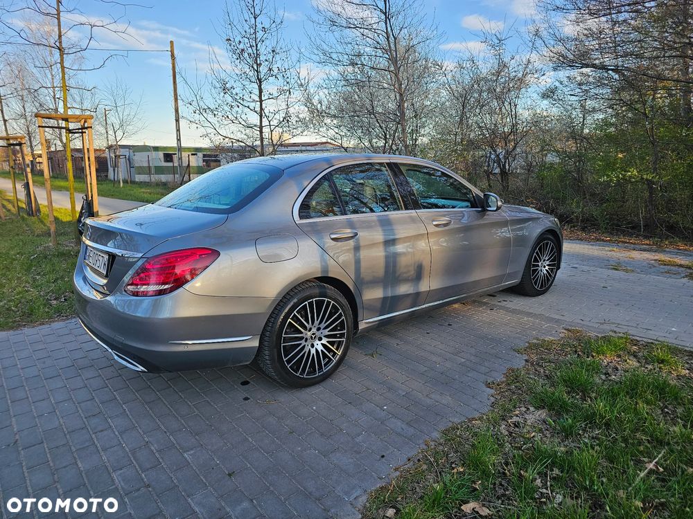 Mercedes-Benz Klasa C 180 7G-TRONIC - 25