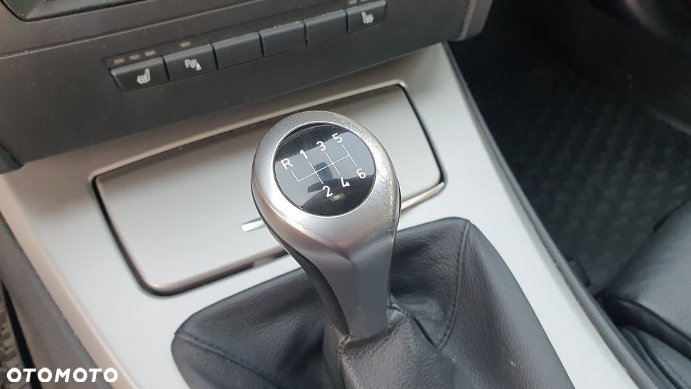 BMW Seria 3 325i - 24