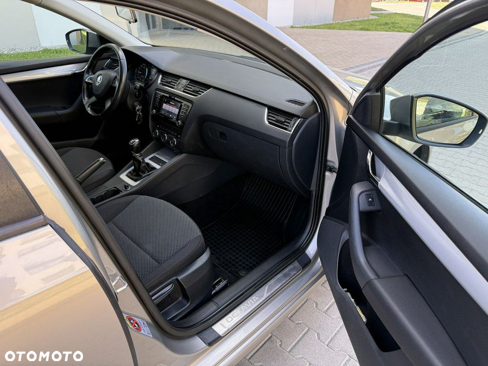 Skoda Octavia 2.0 TDI Style - 8