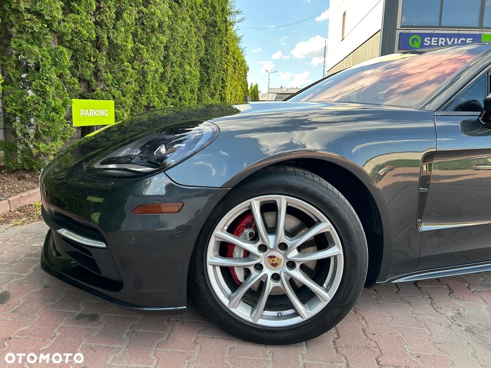 Porsche Panamera 4 - 23