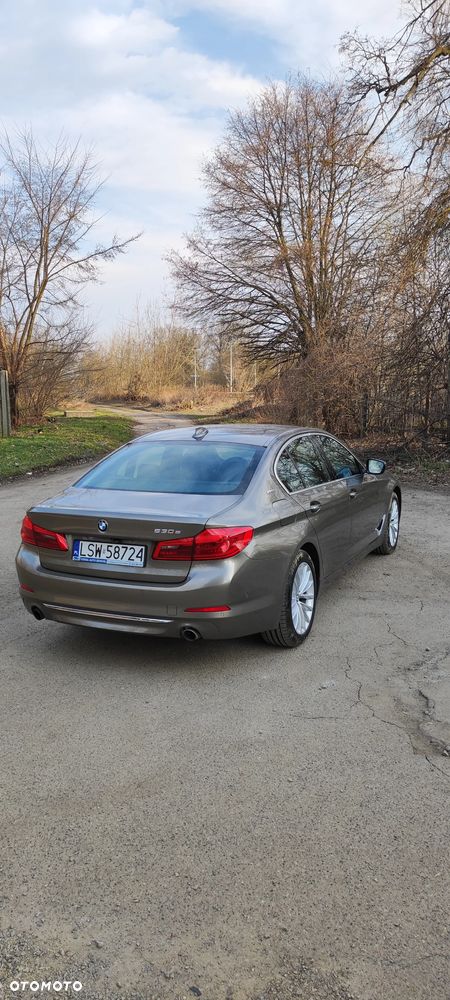 BMW Seria 5 530e iPerformance Luxury Line sport - 8