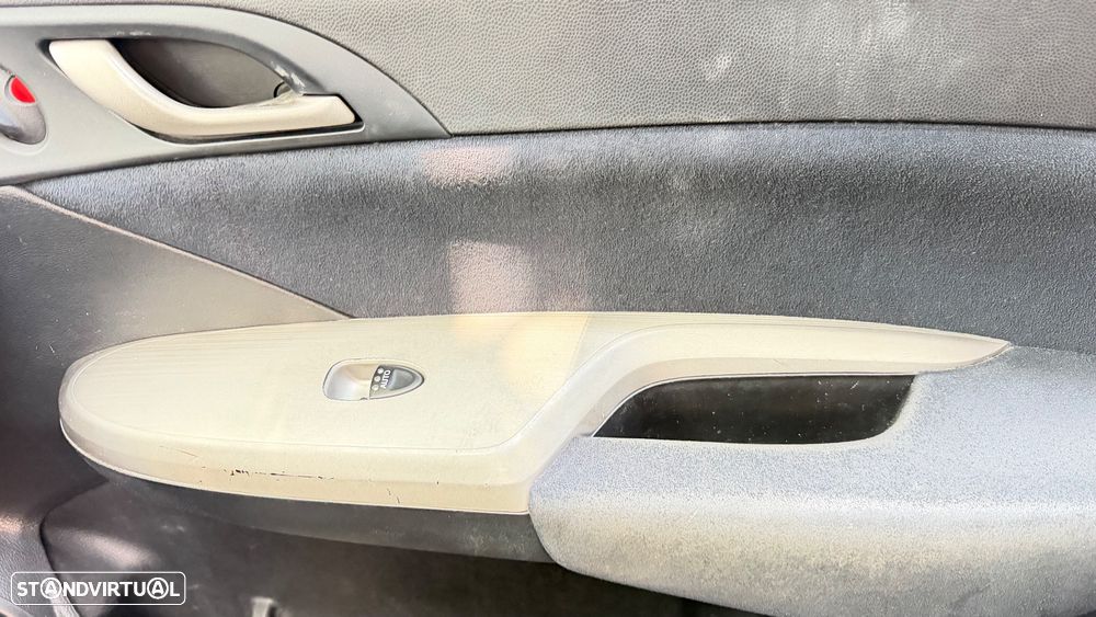 Honda Civic 1.4 Comfort - 17