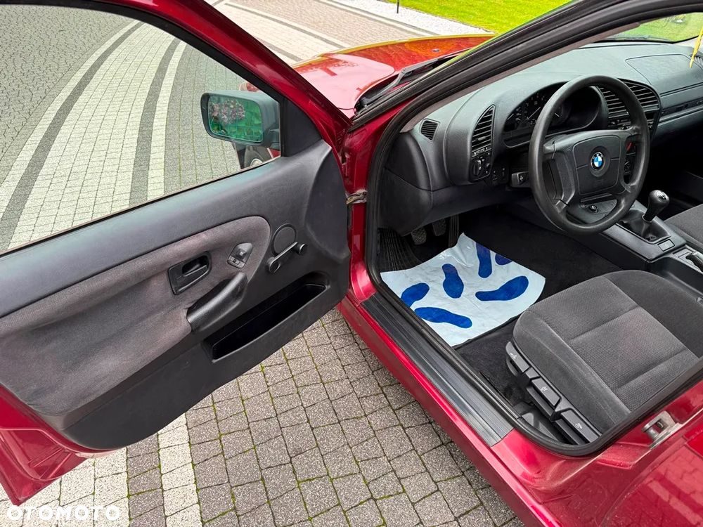BMW Seria 3 316i - 21