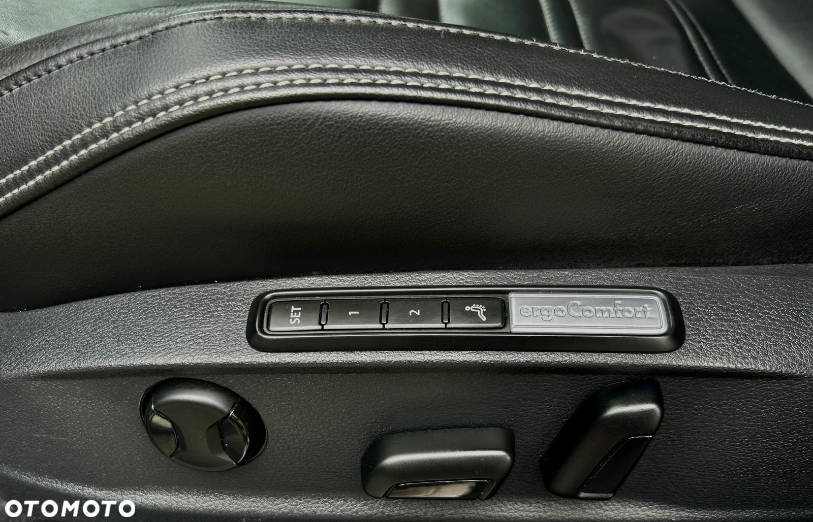 Volkswagen Passat Variant 1.8 TSI (BlueMotion Technology) DSG Highline - 38