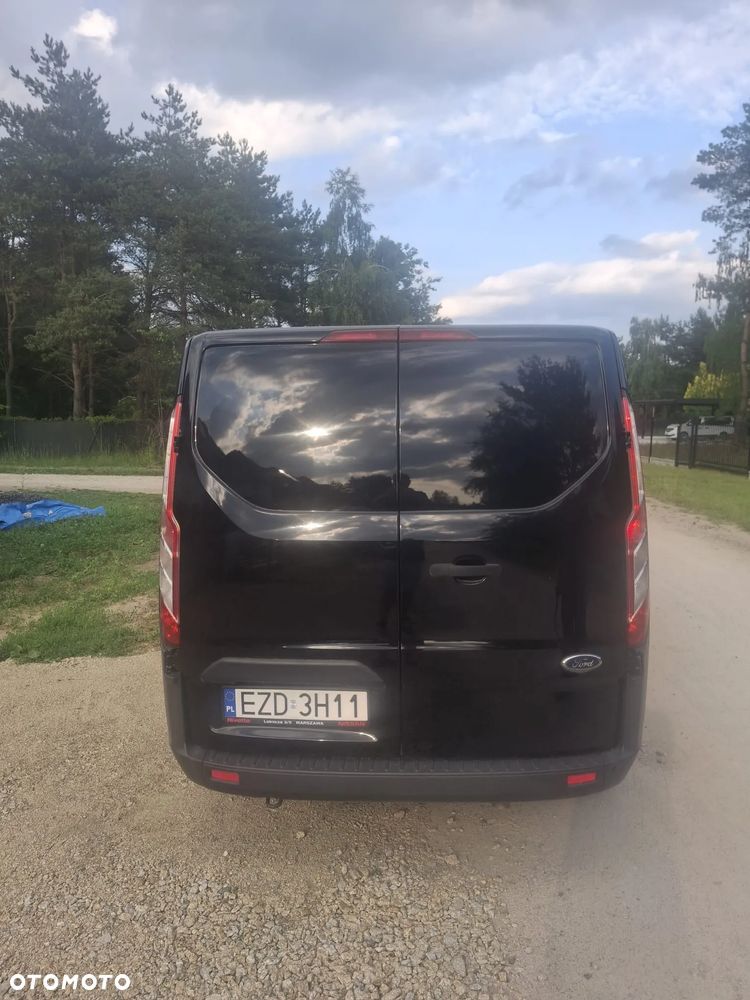 Ford Tourneo Custom - 8