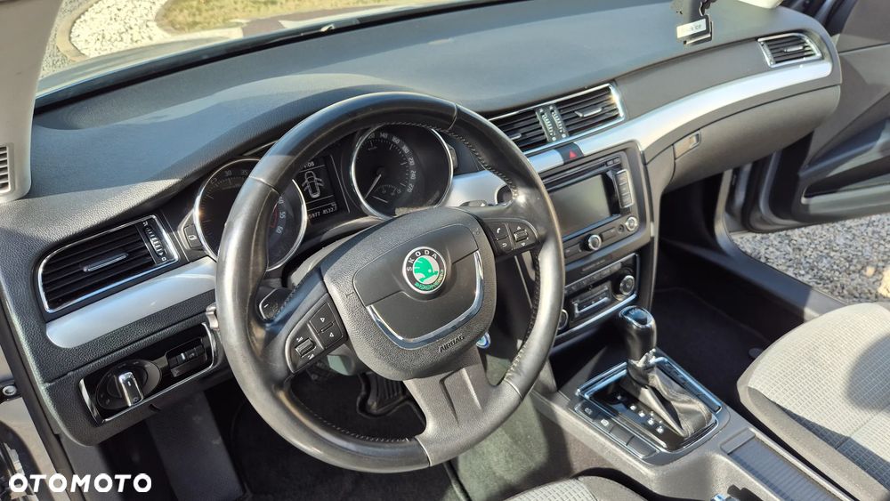 Skoda Superb 2.0 TDI DSG Exclusive - 14