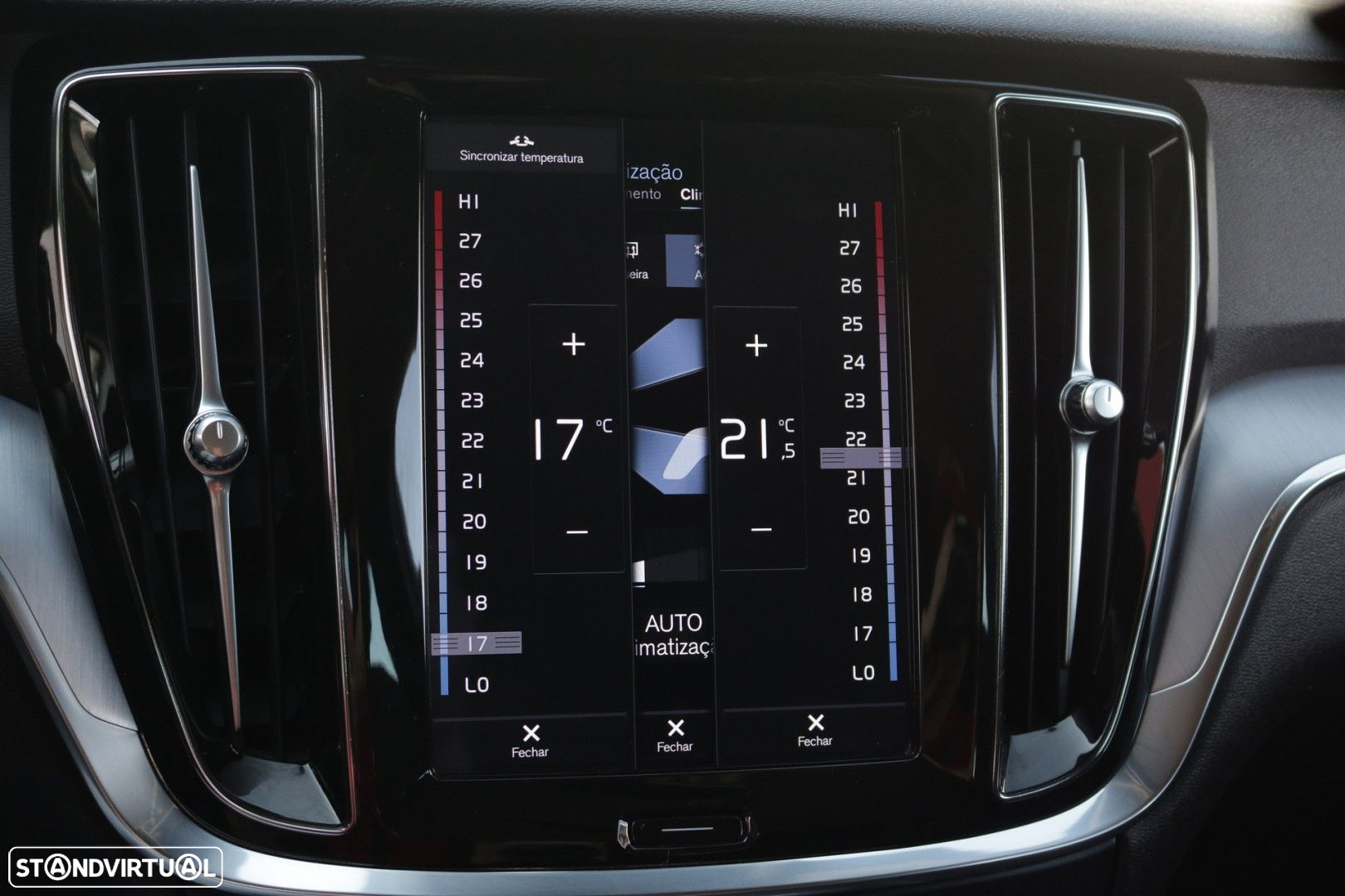 Volvo V60 2.0 D3 Momentum Core - 52