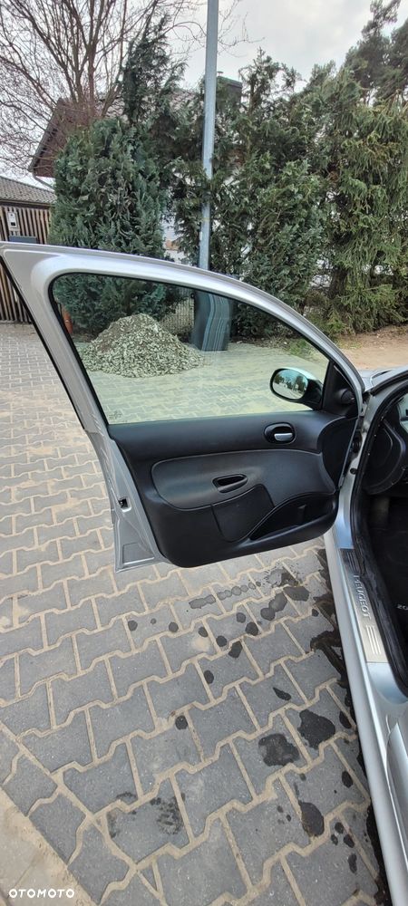 Peugeot 206 75 JBL - 28