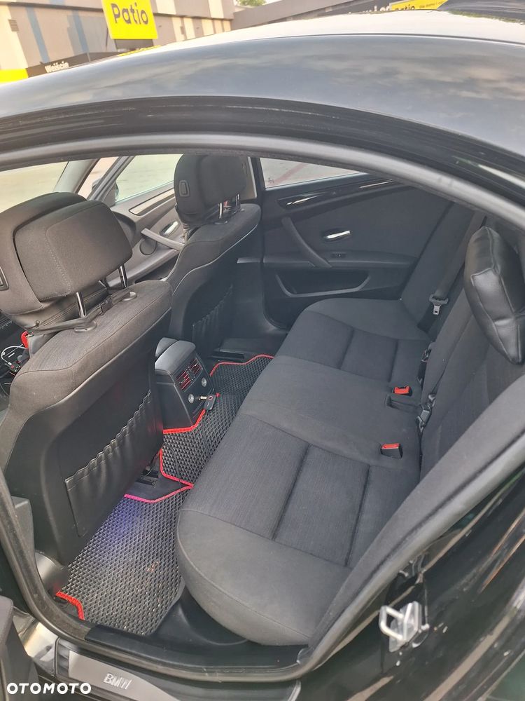 BMW Seria 5 525d - 8