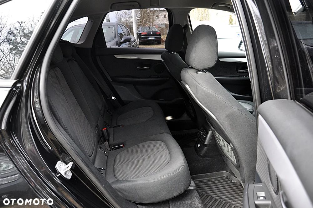 BMW Seria 2 218d Sport-Aut Advantage - 27