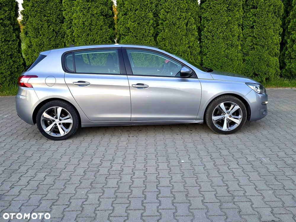 Peugeot 308 - 8