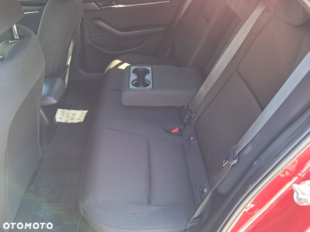 Mazda 3 2.0 mHEV Hikari - 18
