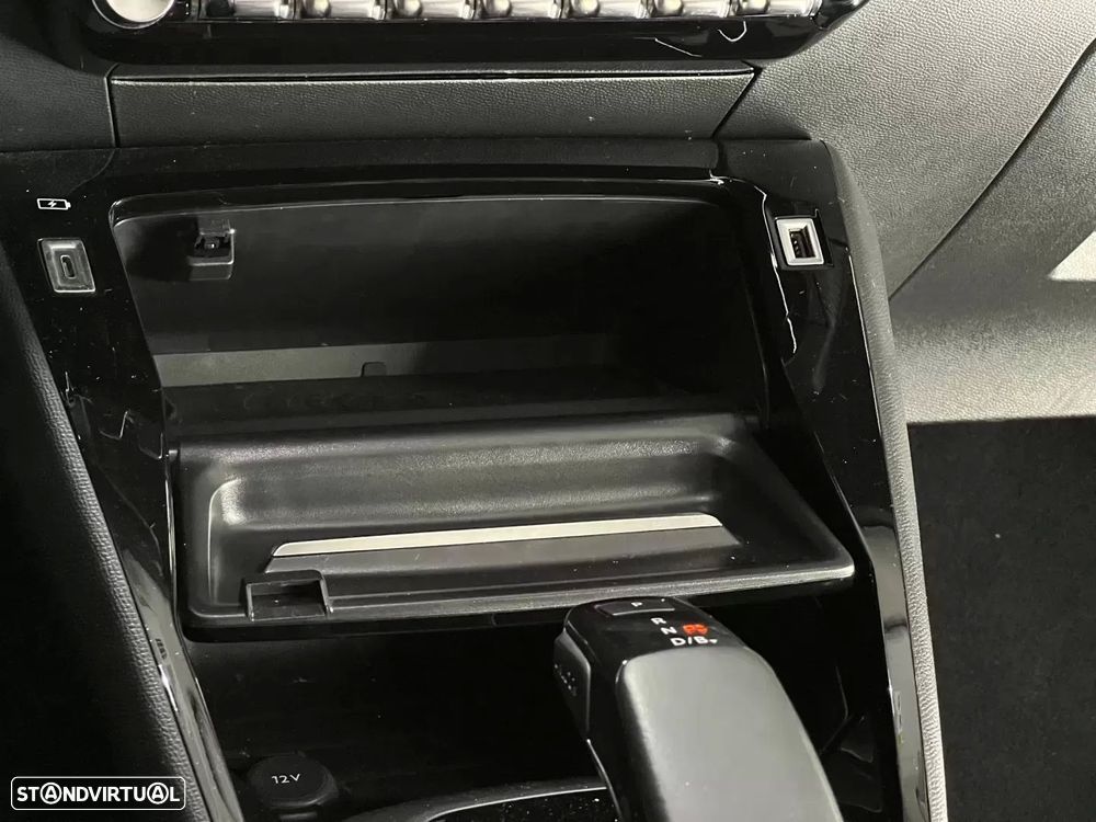 Peugeot e-2008 50 kWh Allure - 43