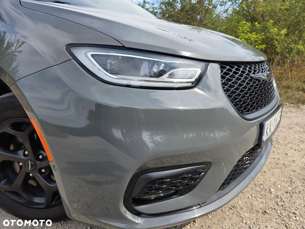 Chrysler Pacifica - 18
