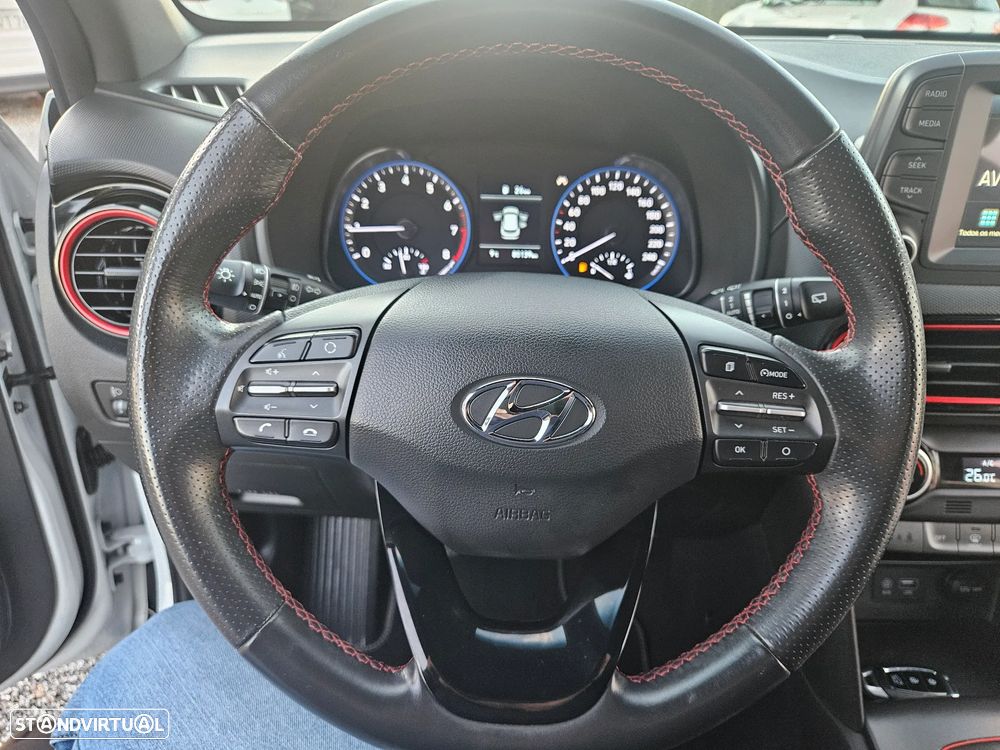 Hyundai Kauai 1.0 T-GDi Premium Pele/Tec.Vermelho - 28