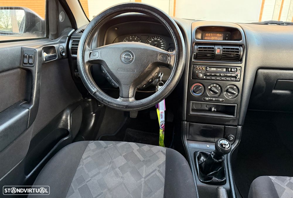 Opel Astra 1.4 Club - 17
