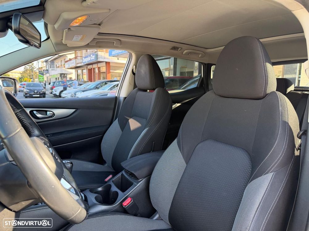 Nissan Qashqai 1.5 dCi N-Connecta 18 - 10