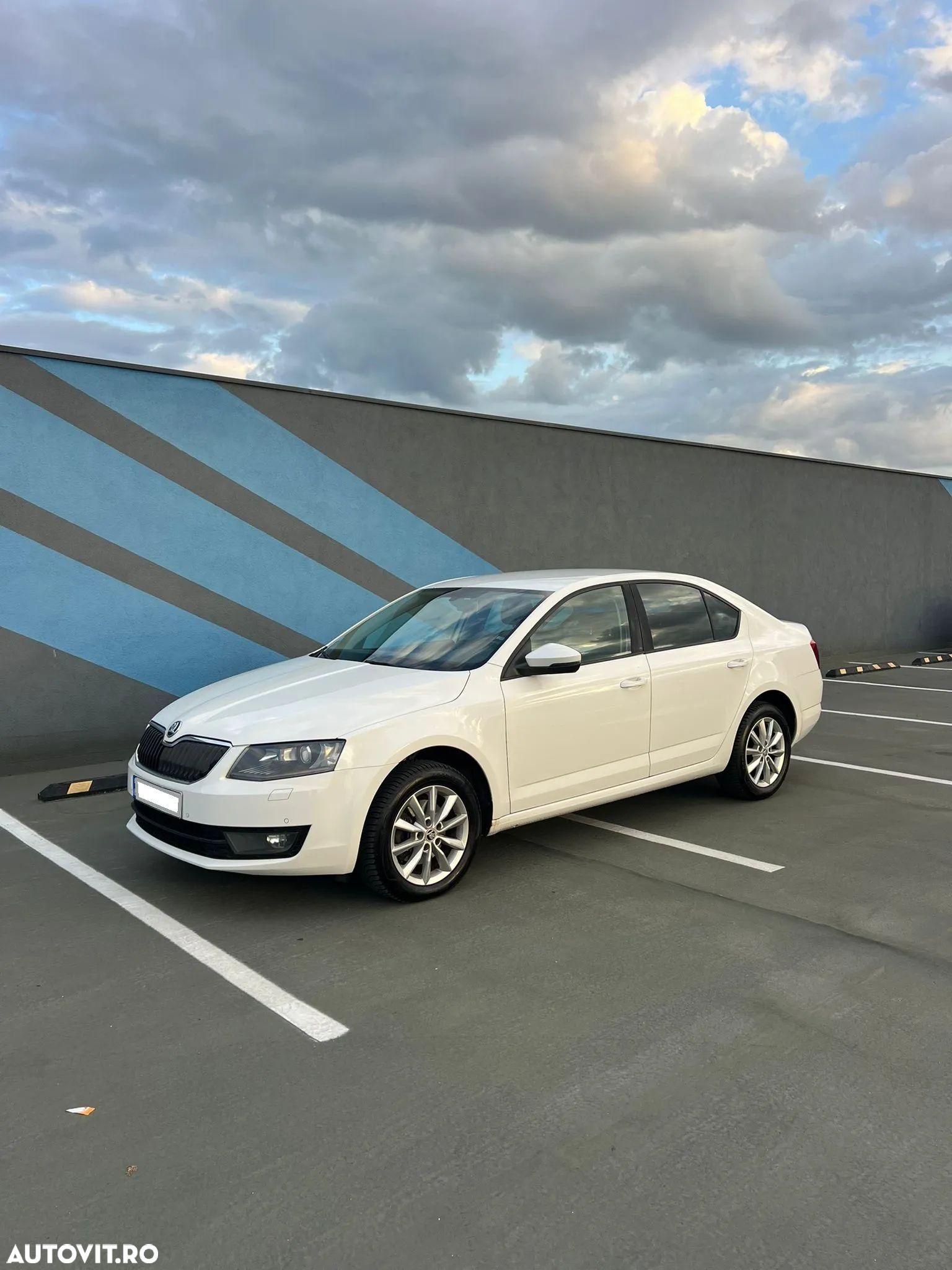 Skoda Octavia 2.0 TDI DSG Style - 1