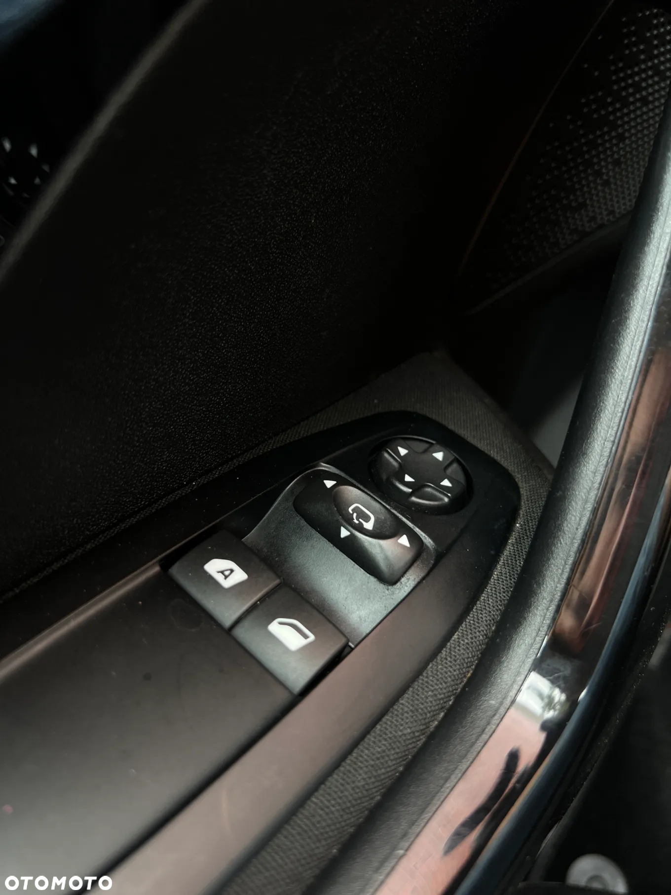 Peugeot 208 - 31