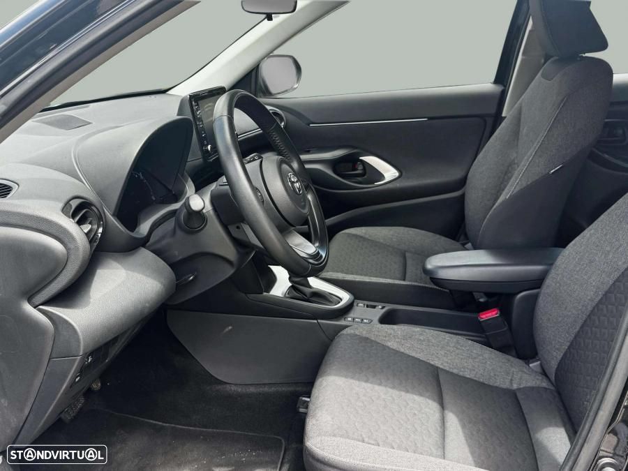 Toyota Yaris Cross 1.5 HDF Comfort Plus - 14