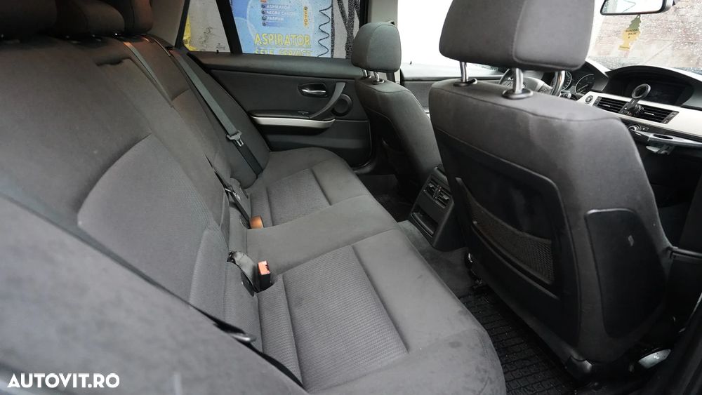 BMW Seria 3 320d xDrive DPF Touring Aut. Edition Fleet Lifestyle - 5