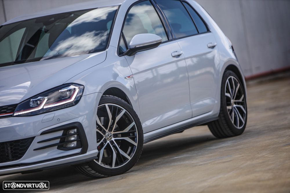 VW Golf GTI Performance BlueMotion DSG - 25