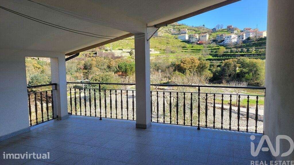 Moradia bi-familiar T5 em Avô de 188 m2 - Grande imagem: 5/22