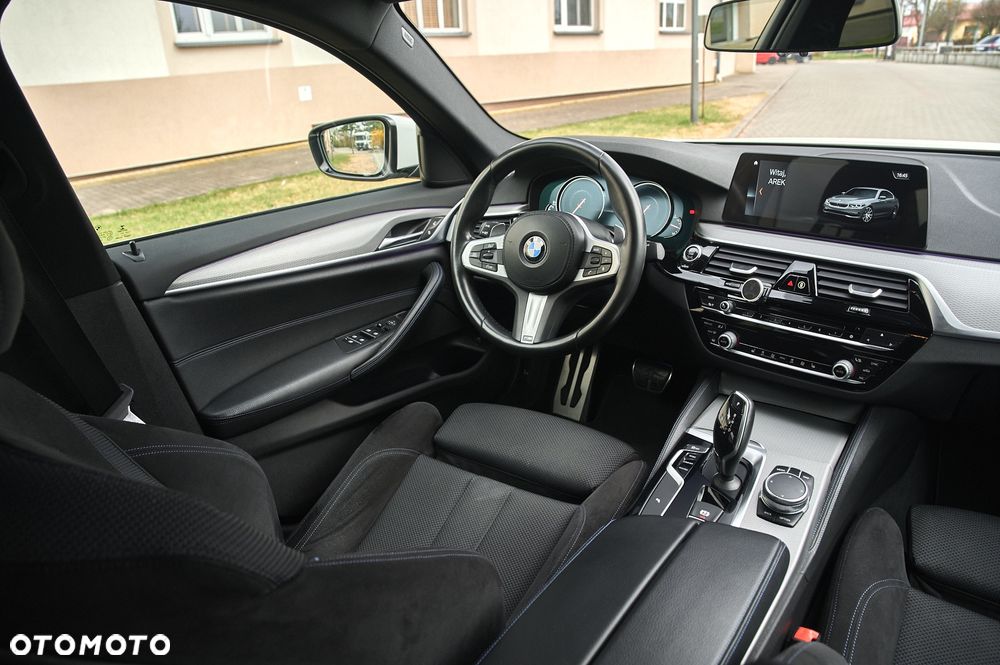 BMW Seria 5 520d xDrive - 29