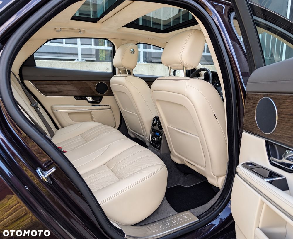Jaguar XJ 3.0 D V6 Portfolio - 9