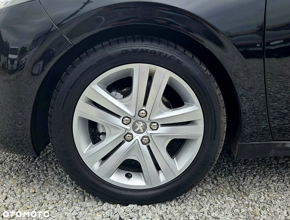 Peugeot 208 - 25