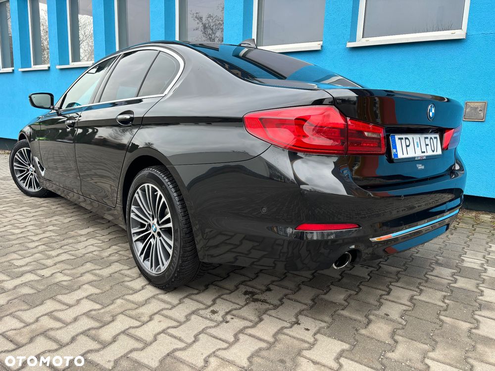 BMW Seria 5 520d xDrive Luxury Line sport - 1