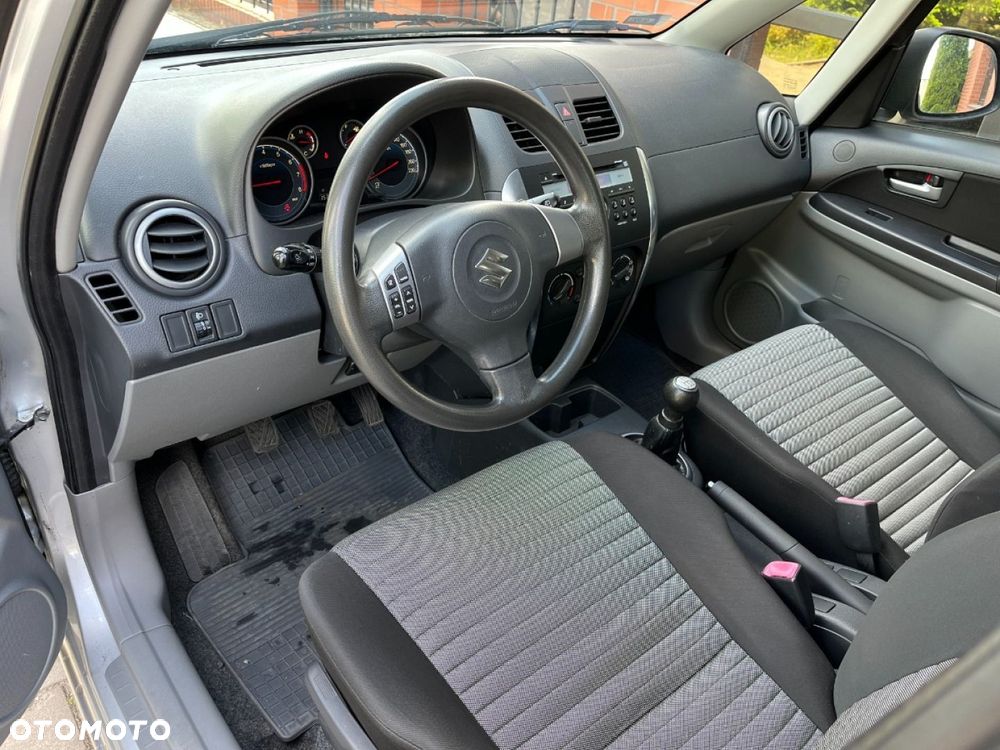 Suzuki SX4 1.5 Comfort - 8